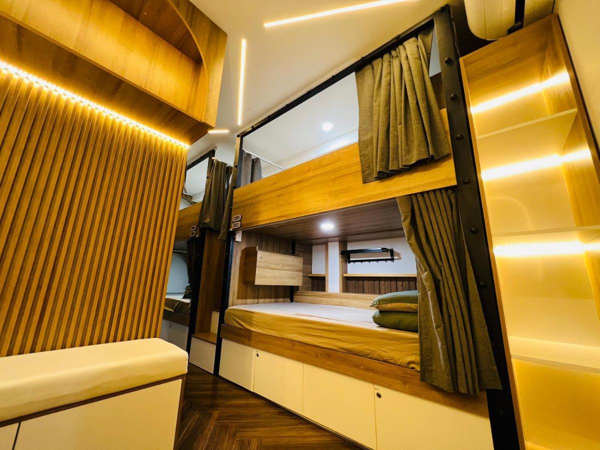 Grandma Lu Saigon Hostel - Airport Dist 3 Хошимін Екстер'єр фото